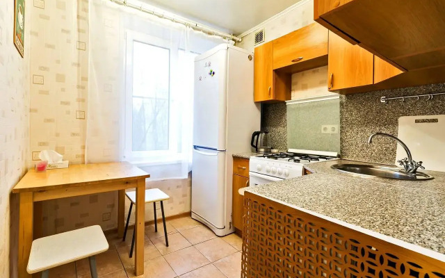 Na Katenmirovskoy Flat