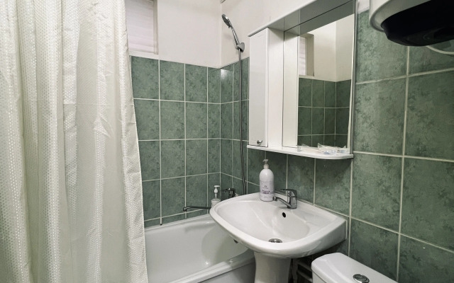 Bukhar Zhirau 35 V Tsentre Goroda Flat