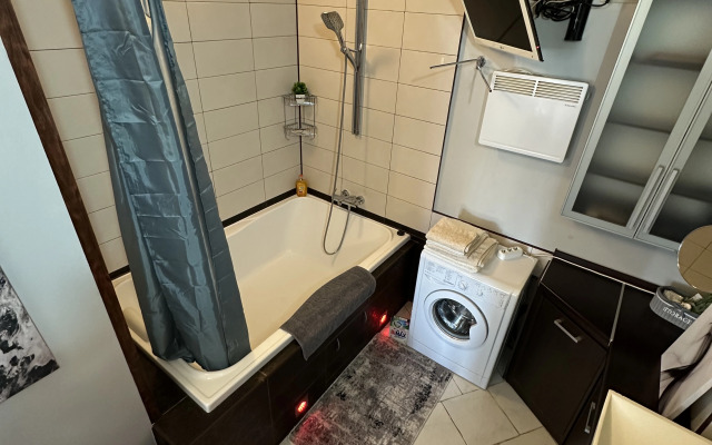 Dvuhkomnatnye na Sutki Apartments