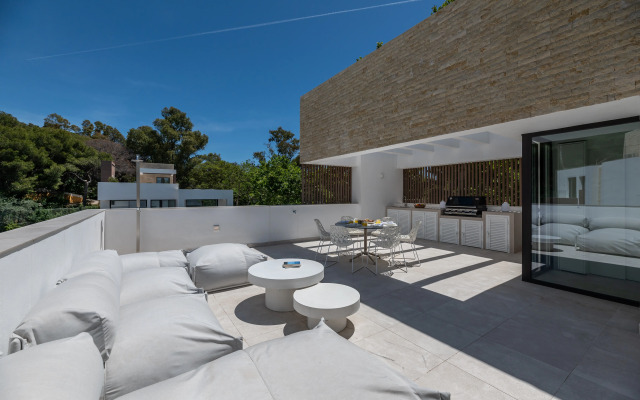 All About Villa Lavanda