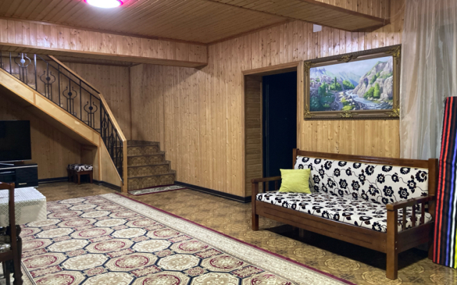 Частный дом у Подножья Горы Тарки