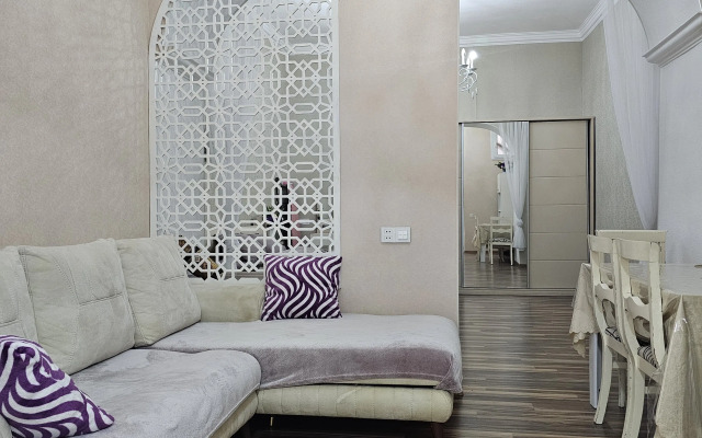 Na Prospekte Azadlyg 13 Flat