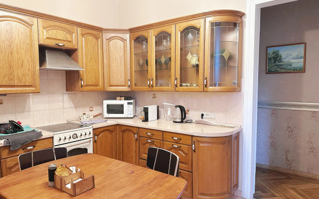 Chetyrekhkomnatnaya Natali Apart V Tsentre Moskvy Flat