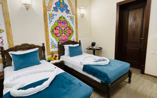 Jumadaler Emir's Palace in the Old City Hotel