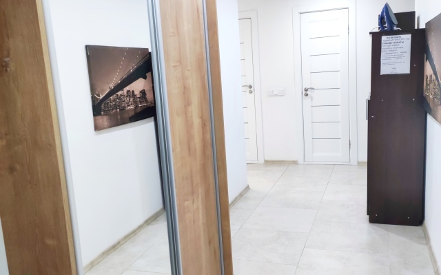 S Tremya Otdelnymi Komnatami I Kukhney Apartments
