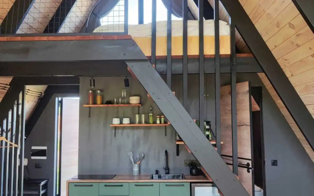 A-Freym S Panoramnym Ostekleniem I Terrasoy Chalet