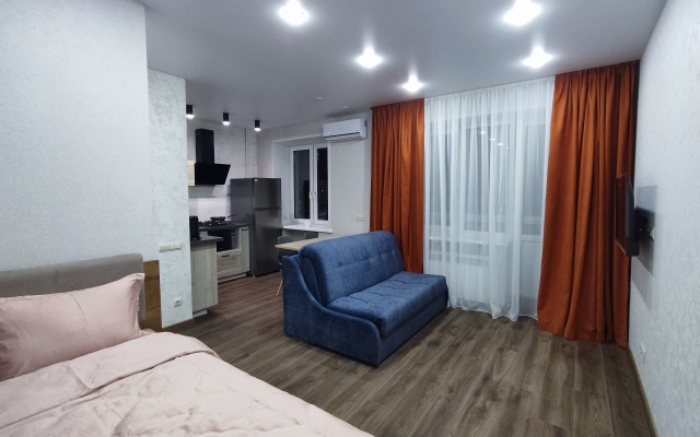 Ryadom S Naberezhnoy Flat