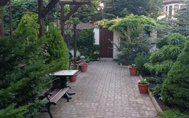 Yava Guest house