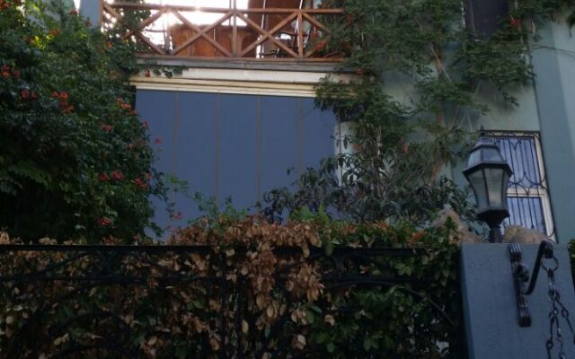 Green Yard Hotel