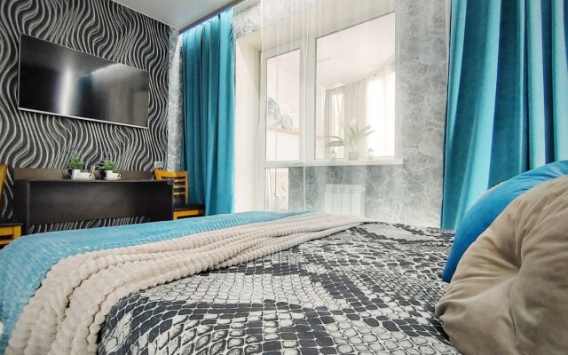 Guru c Laundzh Zonoj na Balkone Flat