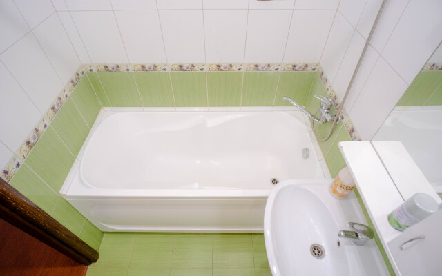 Prostornaya Odnushka Na Glavnom Prospekte Goroda Apartments