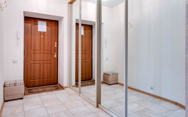 Tryohkomnatnye V Tsentre Goroda Po Istomina 41 Apartments