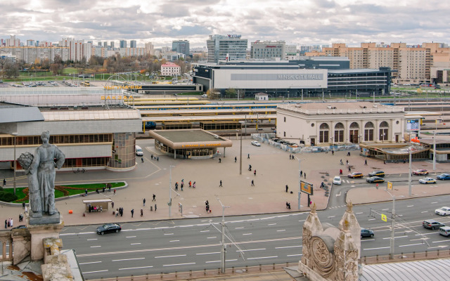 Chetyrekhkomnatnye v Tsentre Apartments