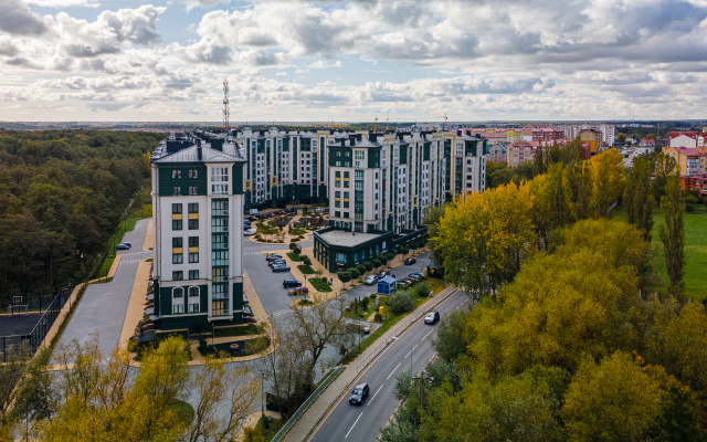 Vanilnyie S Vidom Na Les Kurshkoj Kosyi Apartments