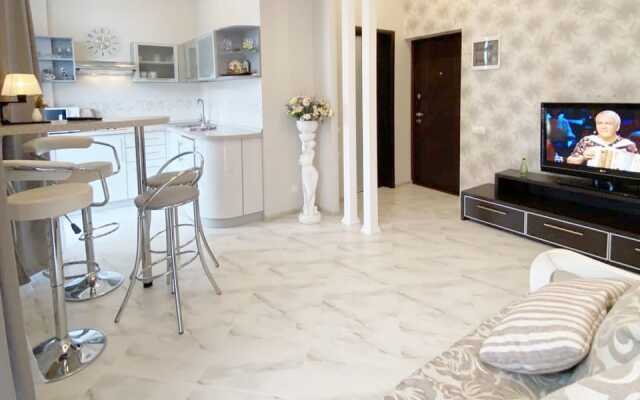Uluchshennaya S Klassnym Remontom Na Rybatskom Prichale Flat