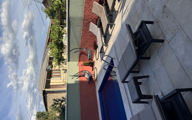 Adam Boutique Hotel