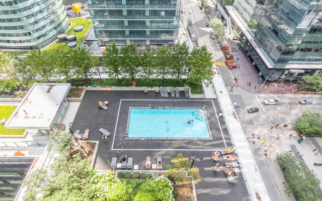 GLOBALSTAY Maple Leaf Square Apart-hotel