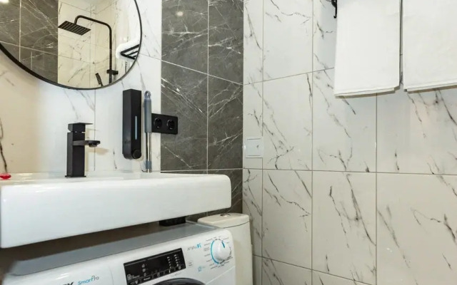 Studiya Lenina 46 Na 15 Etazhe (639) Flat