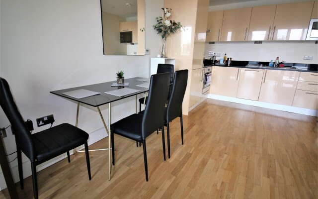 Extravagant Court Apartment