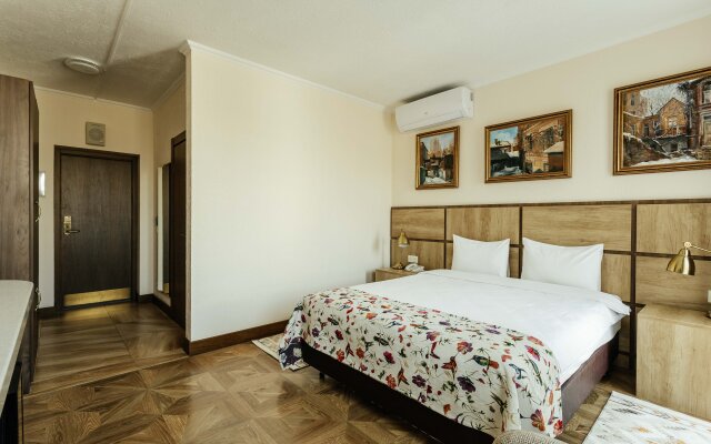 Customs House Hotel & SPA Hotel