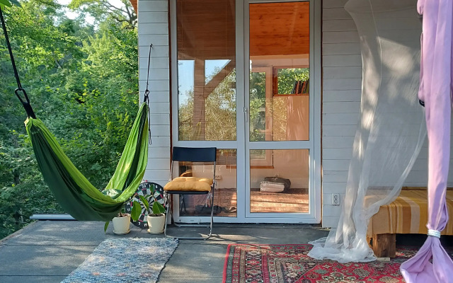 Uedinennoye v Tsentre Sochi Bungalow