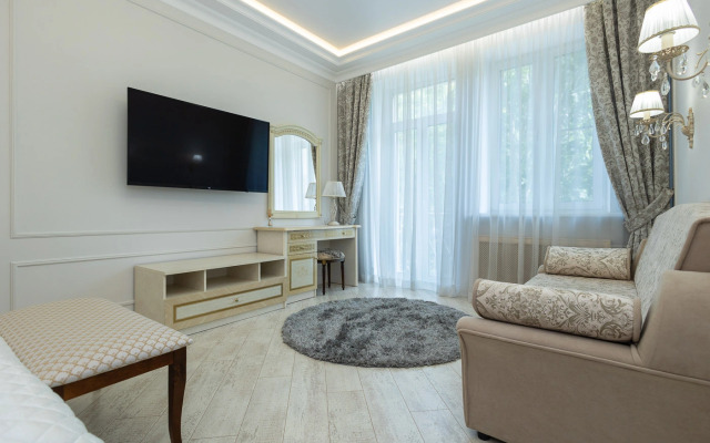 Lyuks v Tsentre Minska Flat