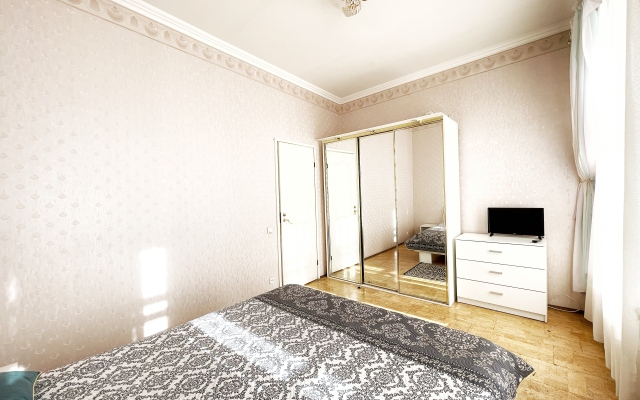 Na Mokhovoy Apartments