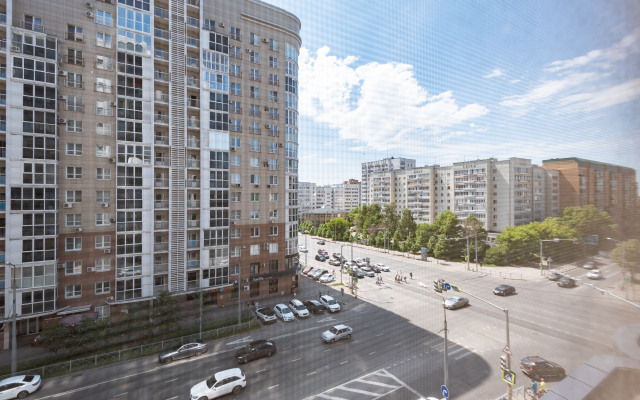 S Dizaynerskim Remontom Apartments