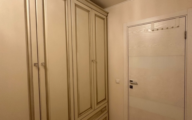 Stil'naya evro 3-h.kom.kvartira s dizajnerskim remontom v ZHK"Evropejskij" Flat