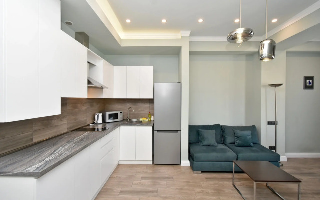 2-K v Novostroyke, Ulitsa Amiryana, Am2614 Flat