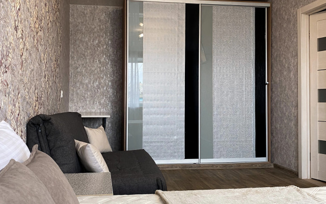 Апартаменты BestHome Большая 2-комнатная квартира рядом с парком