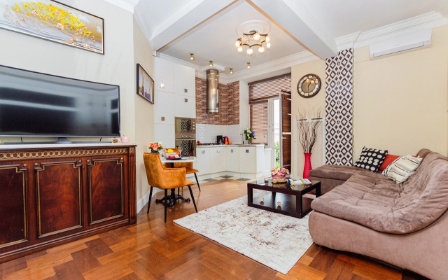 Квартира совpемeннaя тpеxкомнатная