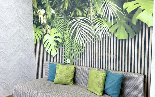 Апартаменты на Лазурной 13