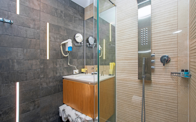 Cartez Hotel