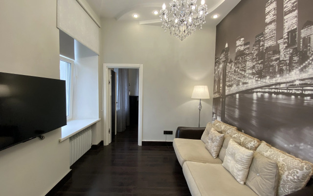 Dizaynerskaya V Tsentre Yaroslavlya Flat