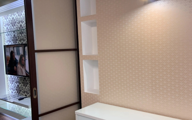 Квартира Уютная в Тихом Центре на Роз 65 10 Минут до Моря