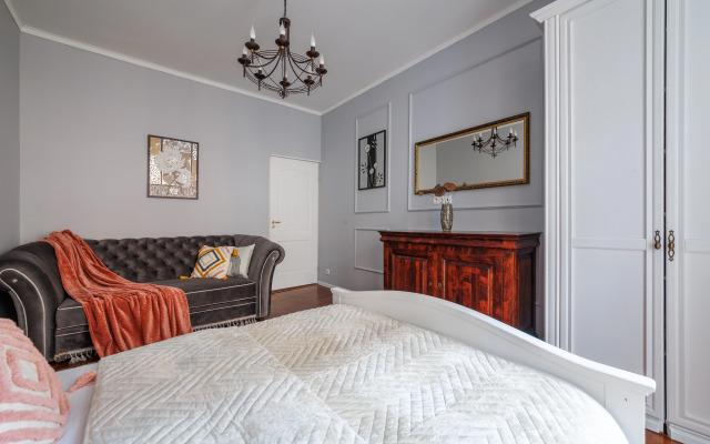 Апартаменты Трехкомнатные у Площади Восстания 10 гостей