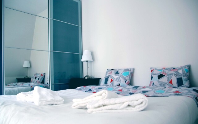 Rue de Ponthieu Central Furnished Apartment