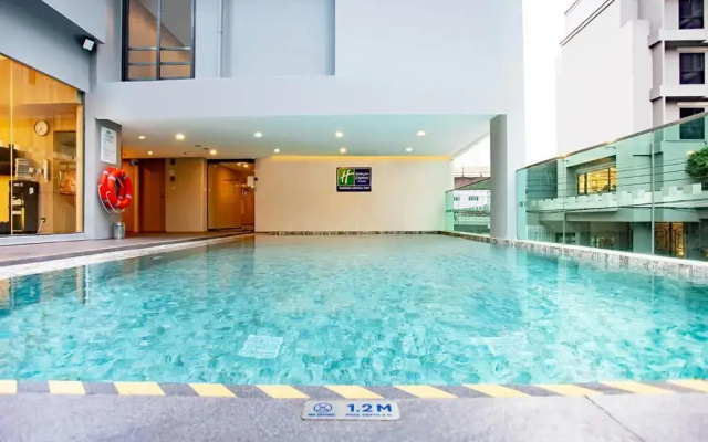 Holiday Inn Express and Suites Bangkok Central Pier by IHG