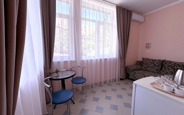 Yurzuf Mini-Hotel