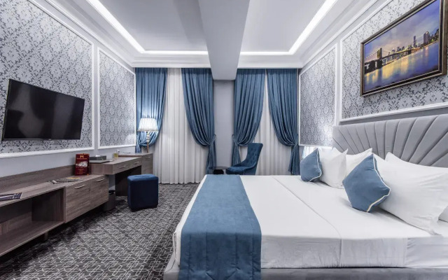 Huayue Mansion Hotel