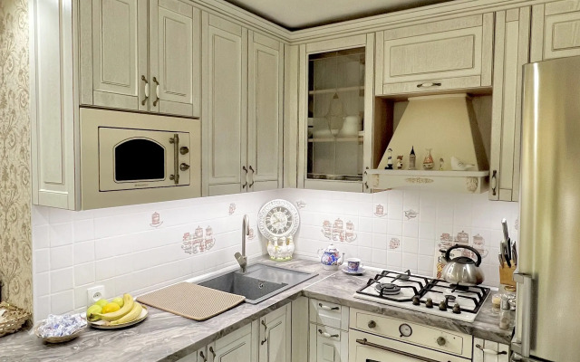 U Metro Pushkinskaya Flat