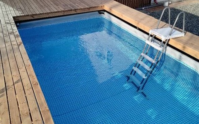 Uyutny taunkhaus 100 m2 Guest house