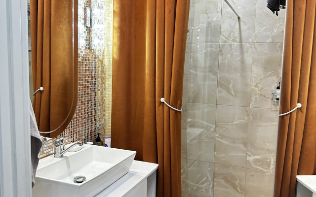 S Ogromnoy Terrasoy Flat