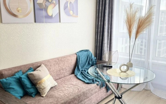 Na Ulitse Druzhby 30/1 Flat