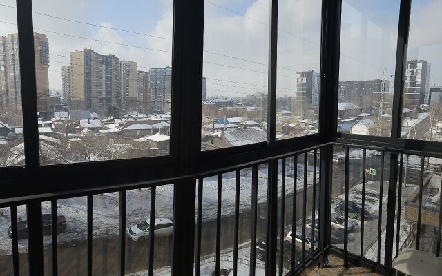 Апартаменты Серебро - студия в центре у 130 Квартала