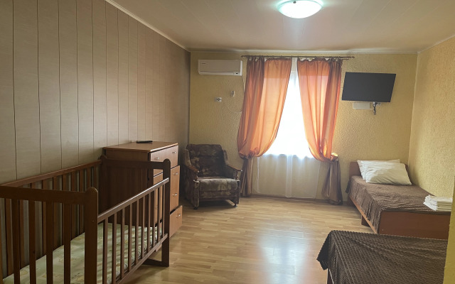 Na Tamanskoy 10 Guest House