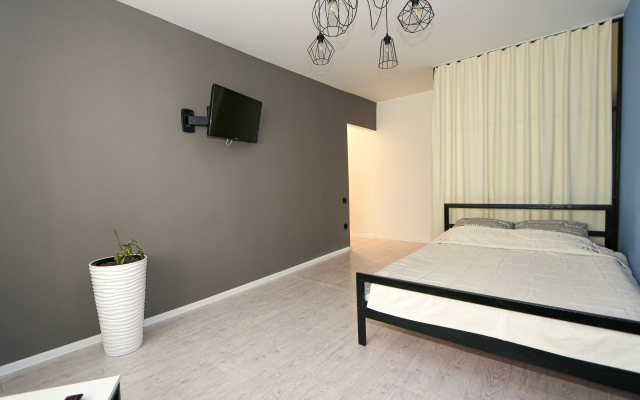 V Shelekhove 12 Flat