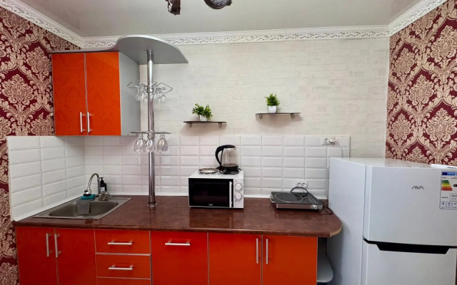 Uyutnaya Polnotsennaya Dvukhkomnatnaya Flat