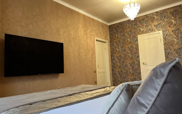 Tlostanova 16 Flat